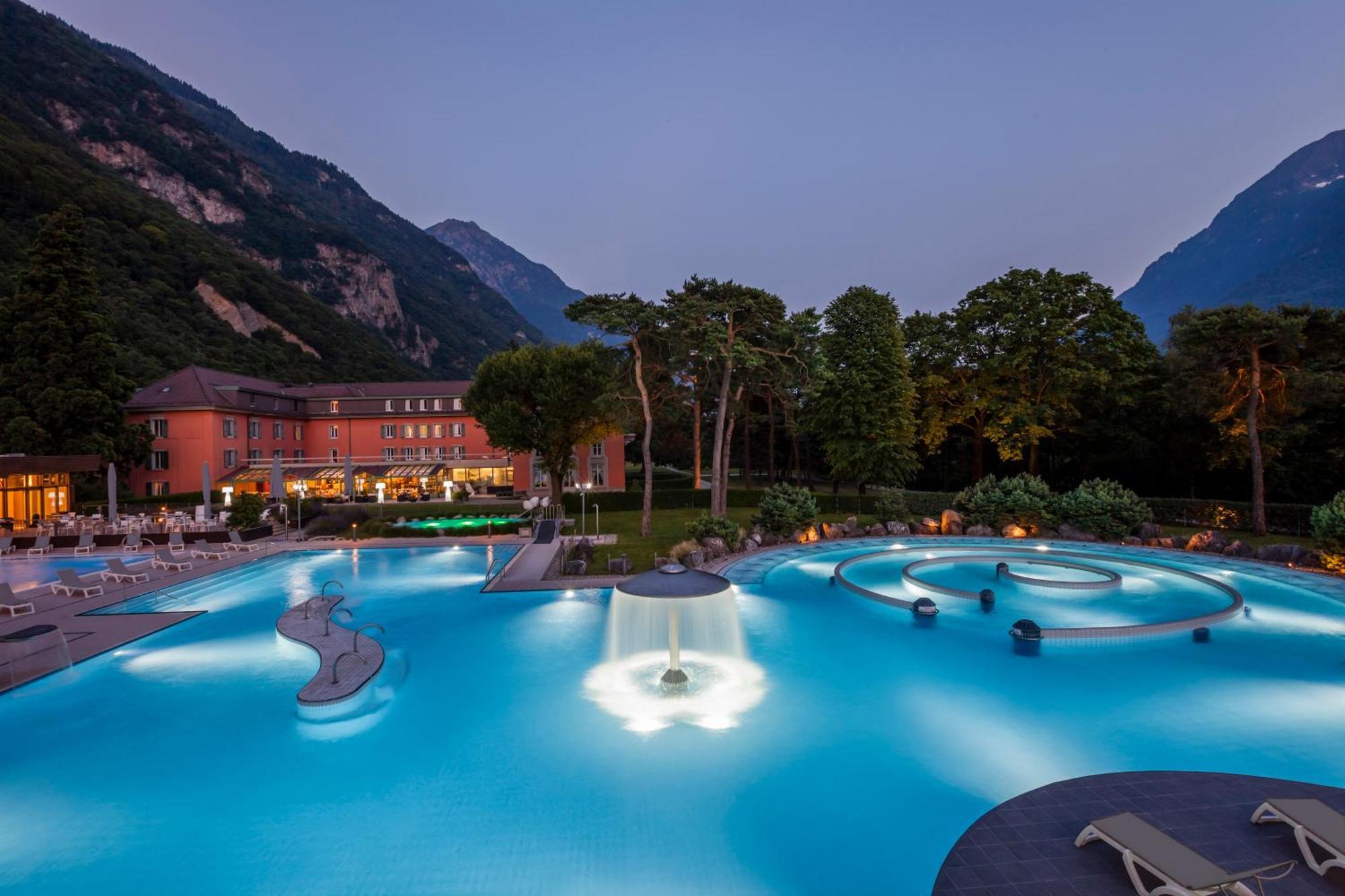 แกรนด์โฮเต็ล เด แบ็ง Hotel Lavey-les-Bains ภายนอก รูปภาพ