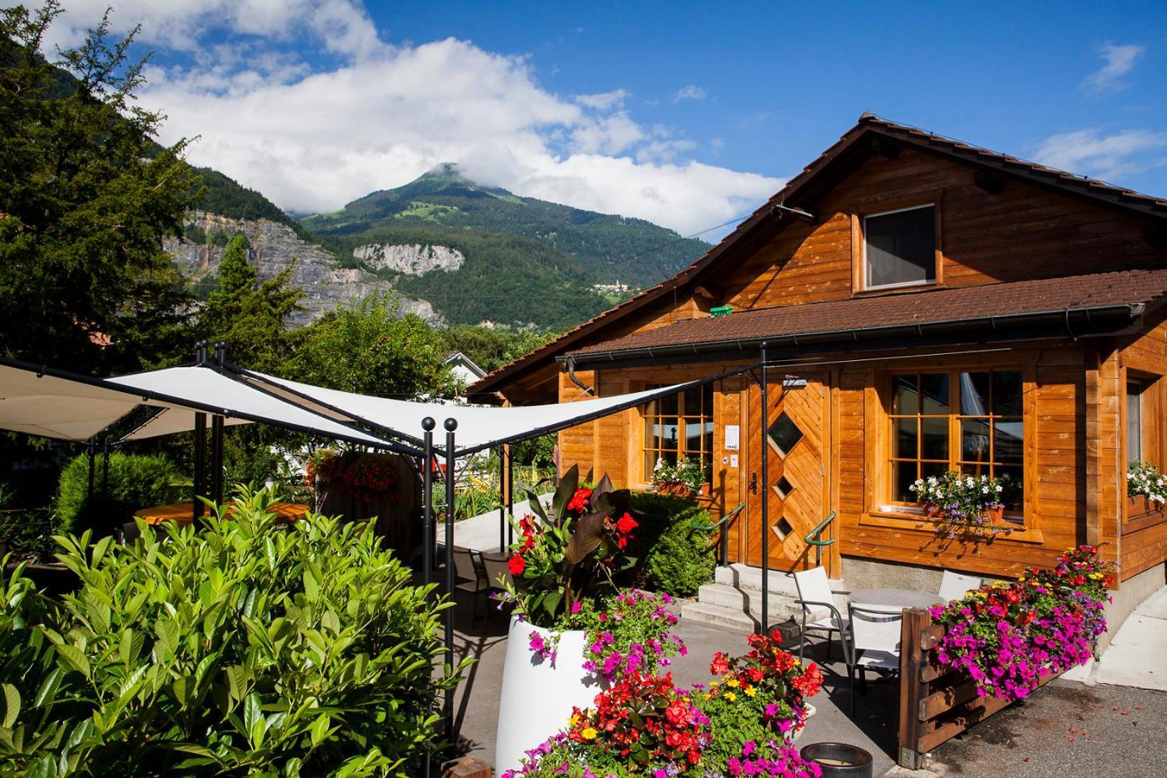 แกรนด์โฮเต็ล เด แบ็ง Hotel Lavey-les-Bains ภายนอก รูปภาพ