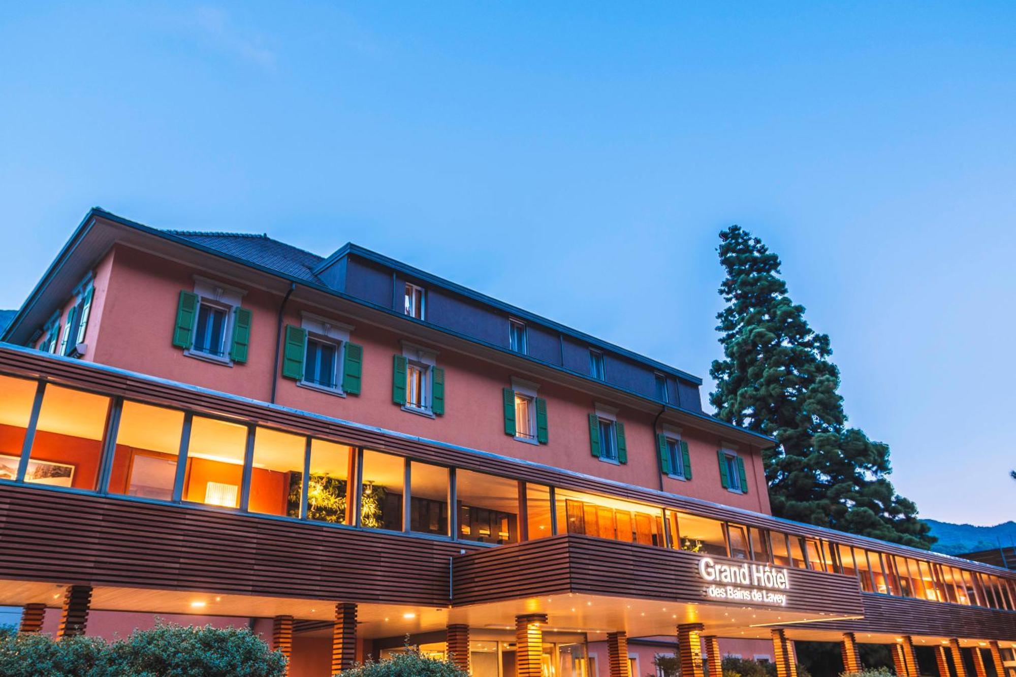 แกรนด์โฮเต็ล เด แบ็ง Hotel Lavey-les-Bains ภายนอก รูปภาพ
