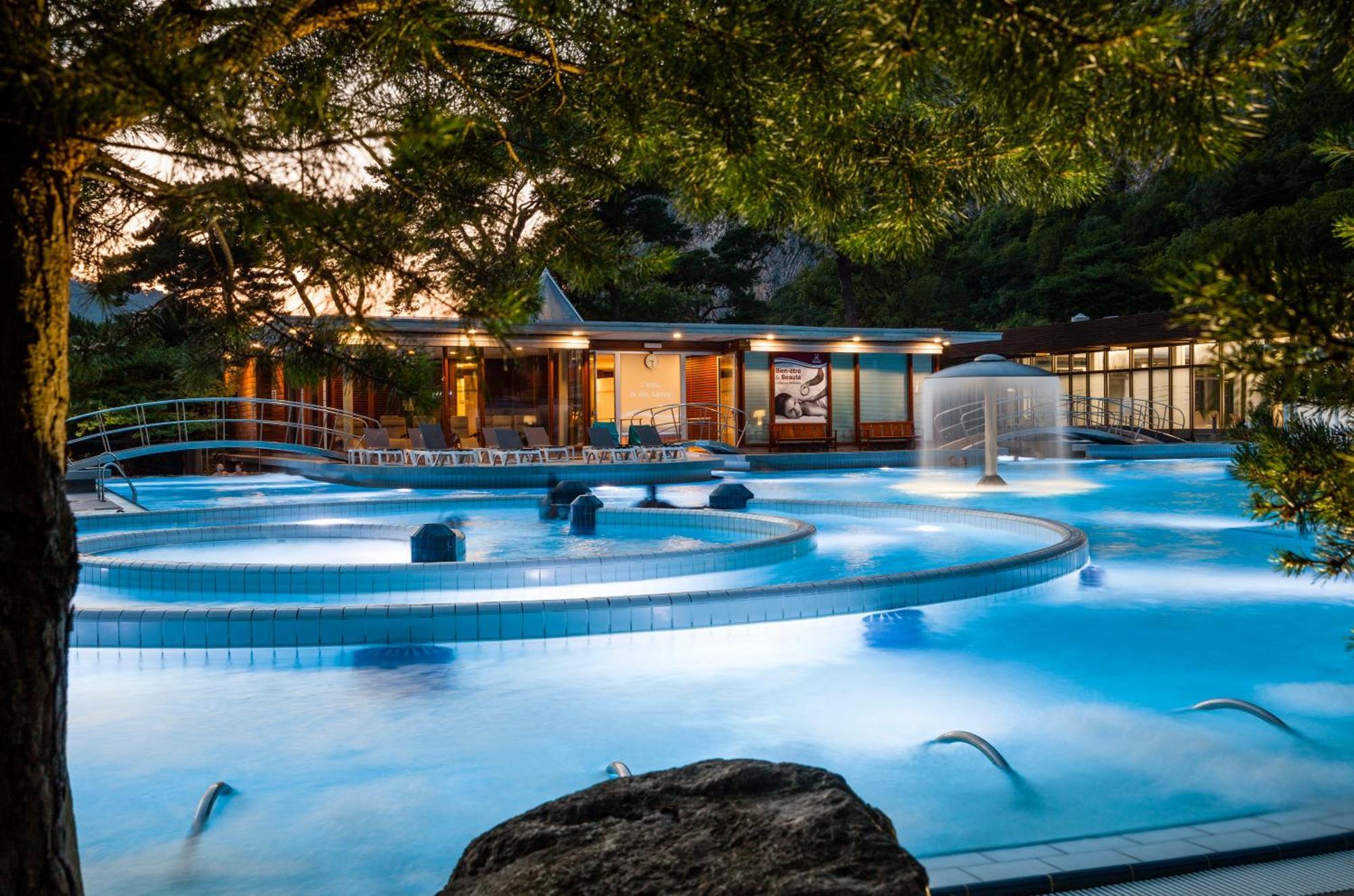 แกรนด์โฮเต็ล เด แบ็ง Hotel Lavey-les-Bains ภายนอก รูปภาพ